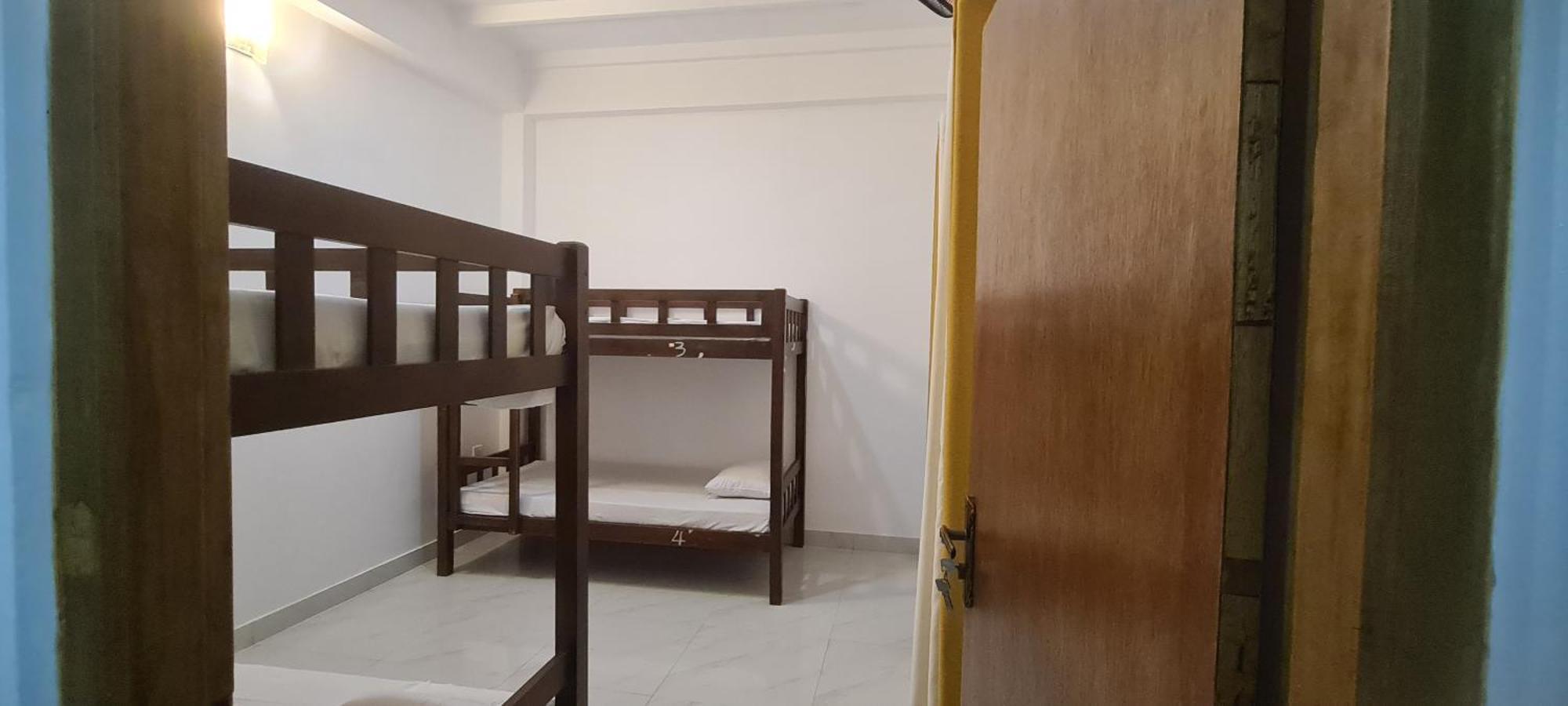 Ceylon Lodge - Airport Transit Hostel Negombo Extérieur photo