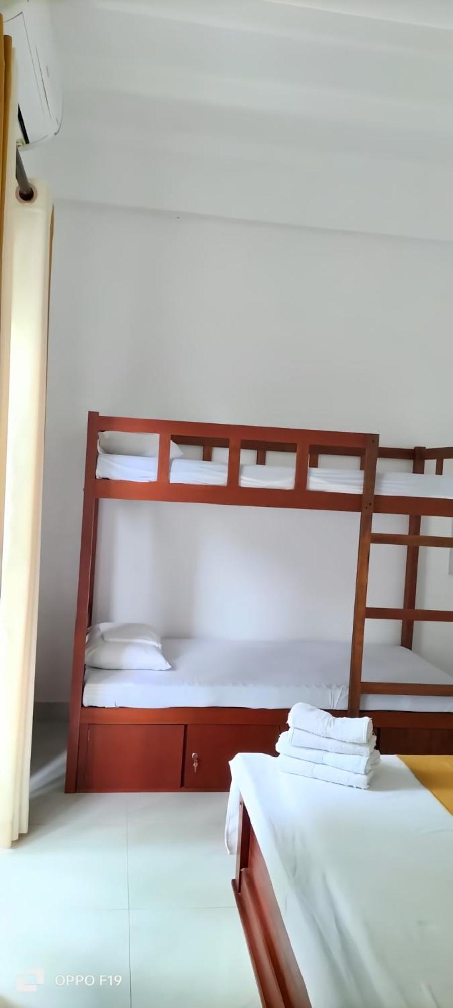 Ceylon Lodge - Airport Transit Hostel Negombo Extérieur photo